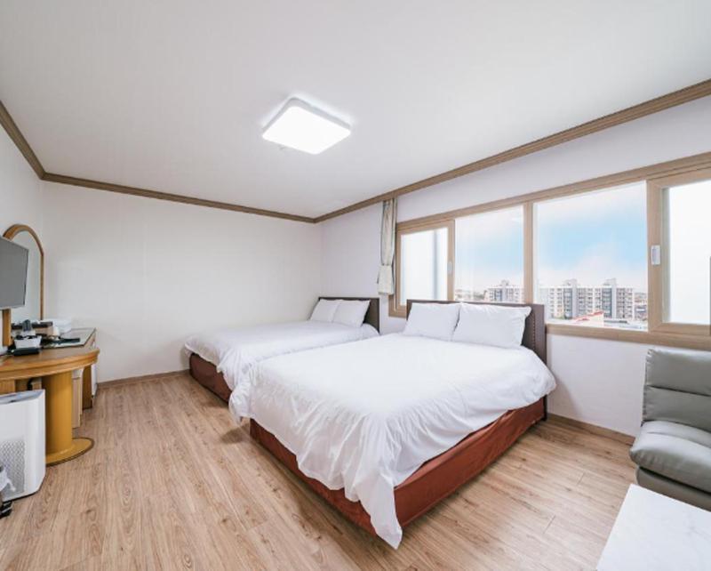 Top Island Hotel Jeju by Eksteriør bilde