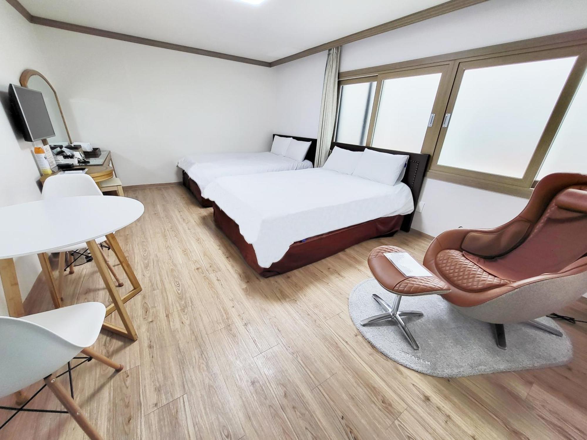 Top Island Hotel Jeju by Eksteriør bilde
